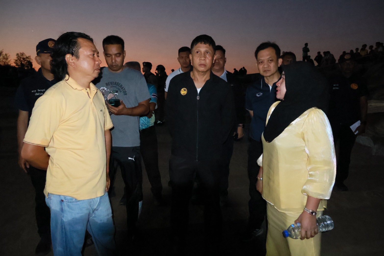 ผู้ว่าฯ นราธิวาสรุดลงพื้นที่ตรวจสอบเหตุเด็กจมน้ำ บริเวณหาดนราทัศน์ สั่งเข้มมาตรการความปลอดภัยชายหาด