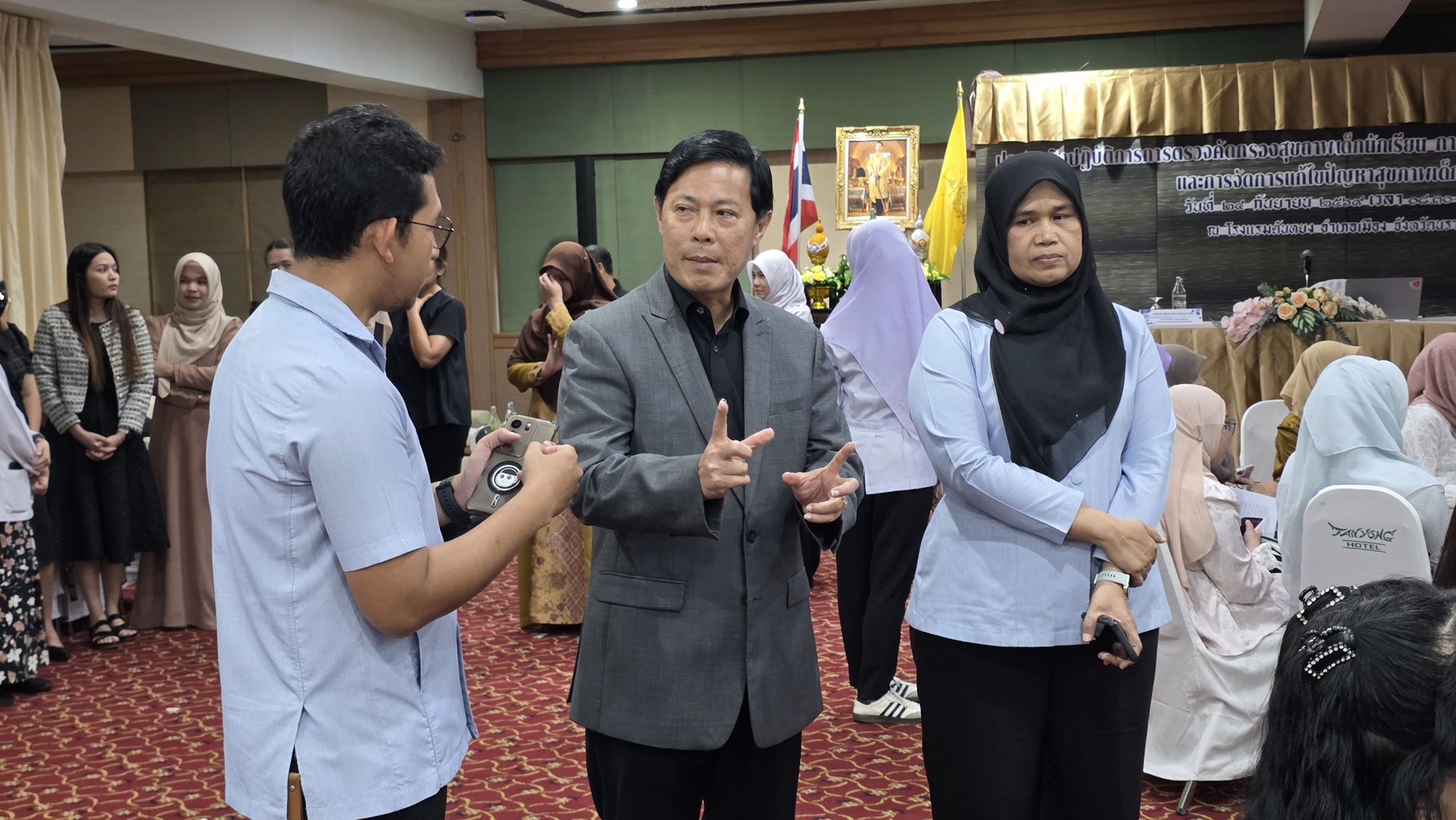 รองผู้ว่าฯ นราธิวาส พบปะผู้เข้าร่วมโครงการพัฒนาศักยภาพครูอนามัยและเจ้าหน้าที่สาธารณสุข มุ่งยกระดับสุขภาวะนักเรียนในโรงเรียนตามโครงการพระราชดำริ